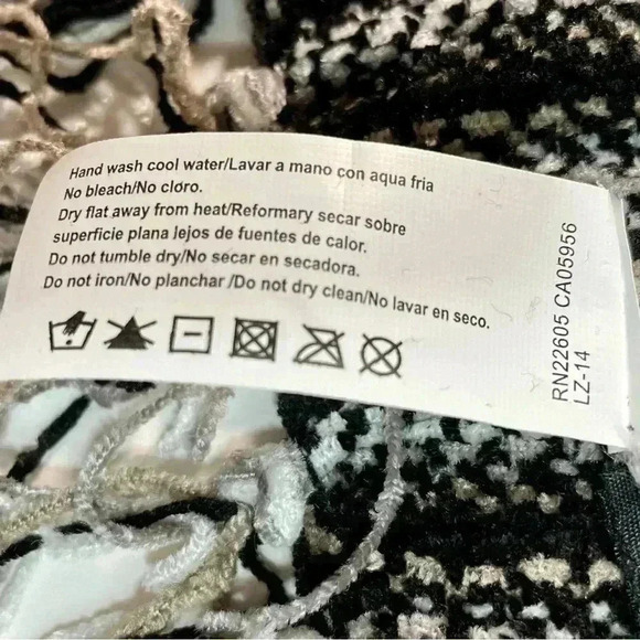 Isotoner Signature Womens Casual Knit Scarf W/ Fringe One Size Rayon/Acrylic - Picture 4 of 7